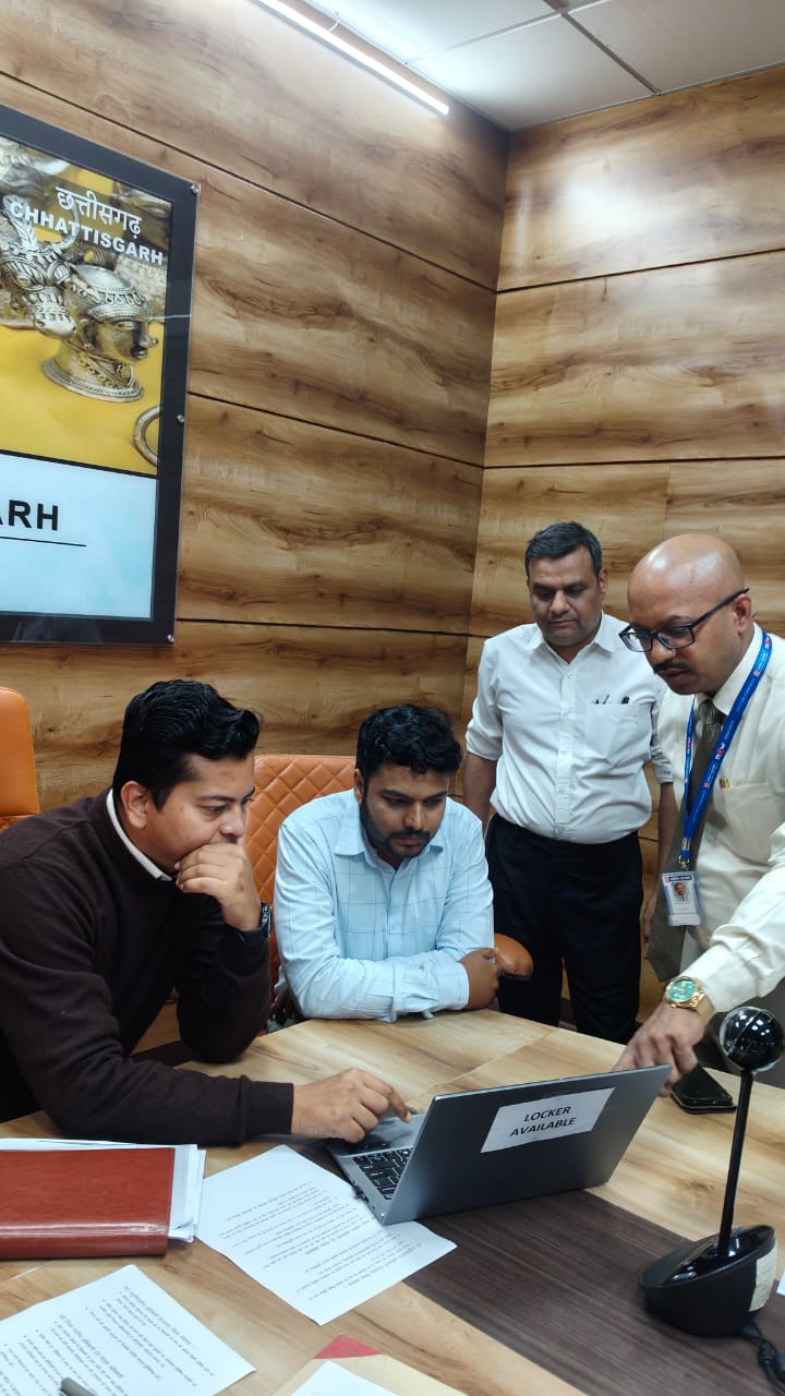 जिला प्रशासन की अभिनव पहल, भूअर्जन की राशि अब सीधे किसानों के बैंक खातों में ऑनलाइन हस्तांतरित।