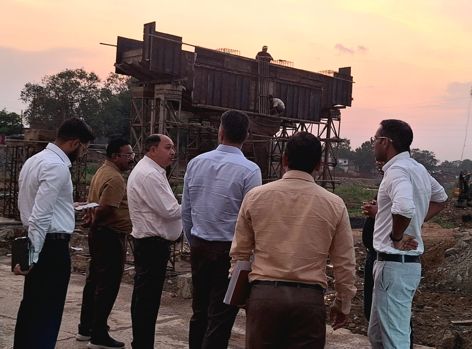*लोक निर्माण विभाग के सचिव ने निर्माणाधीन कयाघाट ब्रिज और मरीन ड्राइव का किया निरीक्षण*