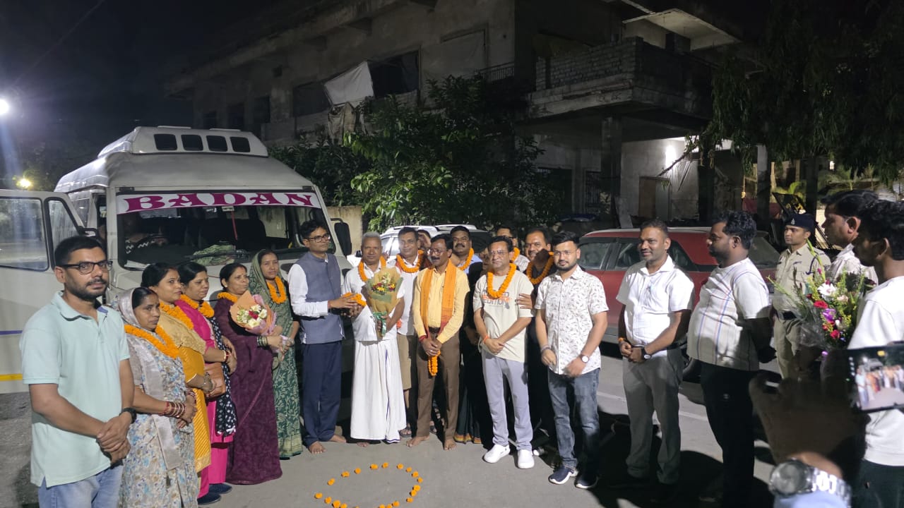 *सोमनाथ स्वाभिमान यात्रा के लिए जिले से 17 श्रद्धालु हुए रवाना, वित्त मंत्री श्री ओ.पी. चौधरी ने दी शुभकामनाएं, छत्तीसगढ़ सरकार की तीर्थ दर्शन पहल से श्रद्धालुओं का सपना हो रहा साकार*